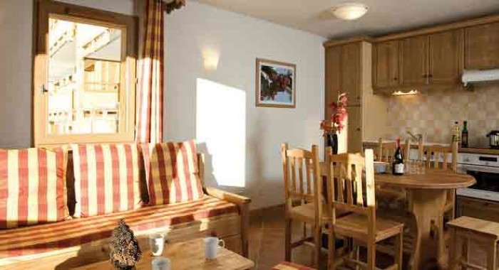 Hameau des Airelles Apartments, Montgenevre ski chalet, image 3